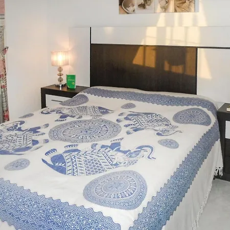 Awesome In With 1 Bedrooms, Wifi And Outdoor Swimming Pool