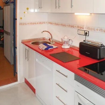 شقة Awesome In With 1 Bedrooms, Wifi And Outdoor Swimming Pool